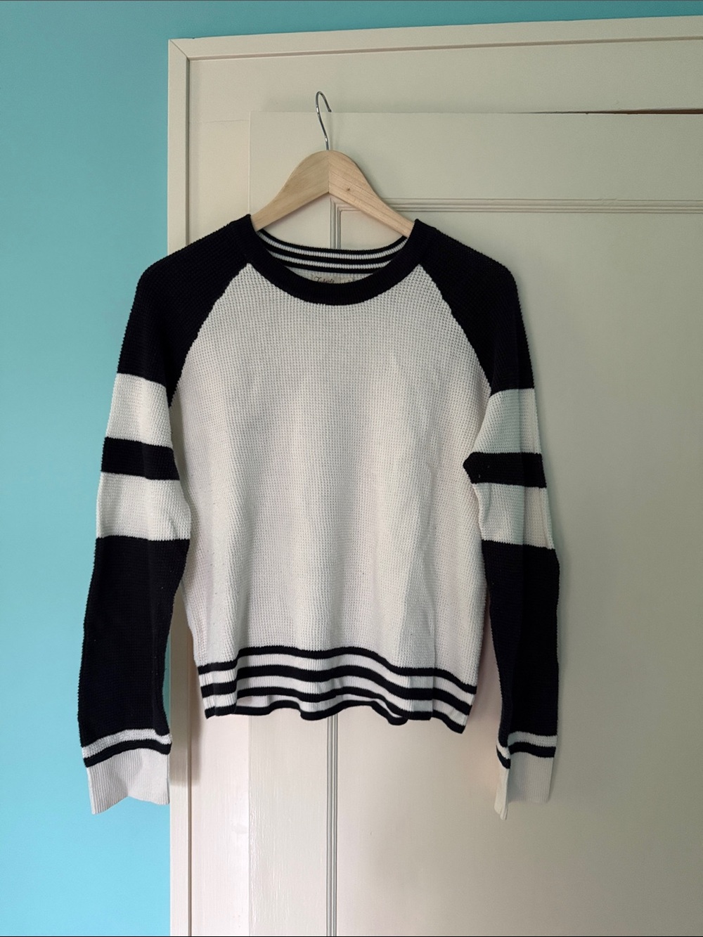 Faherty Organic Cotton Throwback Waffle Crew in Wrigley Size Large Waffle Knit